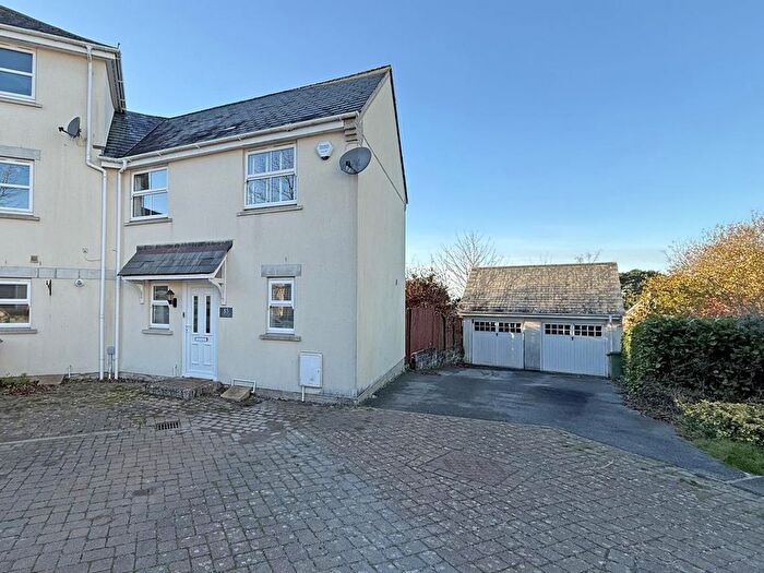 3 Bedroom End Terrace House For Sale In Ramsey Gardens, Manadon Park, Plymouth, PL5