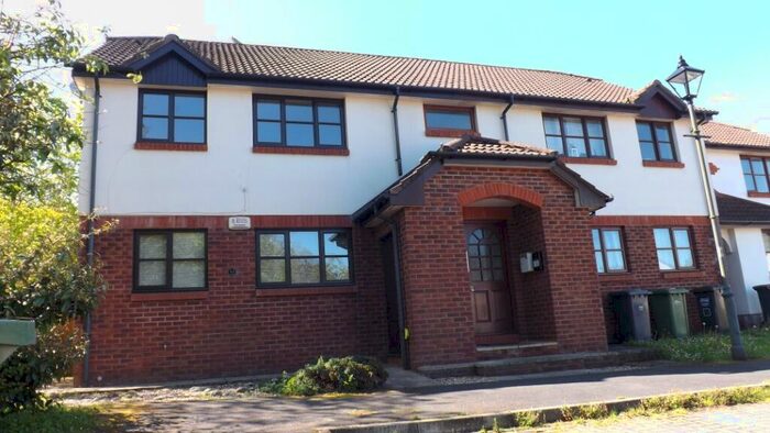 2 Bedroom Flat To Rent In Parkers Hollow, Roundswell, Barnstaple, EX31