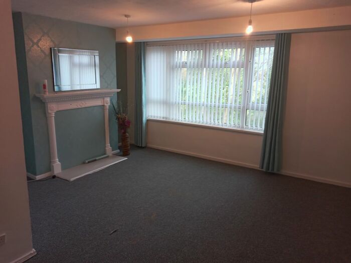 3 Bedroom Maisonette To Rent In Thornside Walk, Liverpool, L25