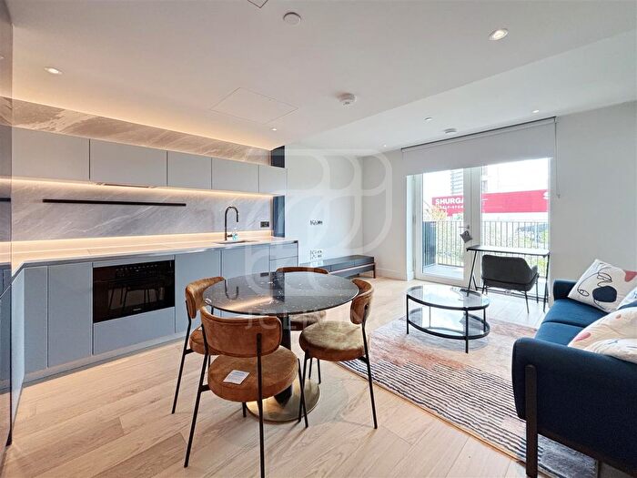 1 Bedroom Flat To Rent In Cascade Way, London, W12