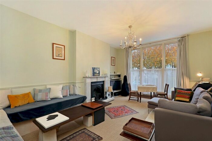 1 Bedroom Flat To Rent In Pembridge Crescent, Notting Hill, W11