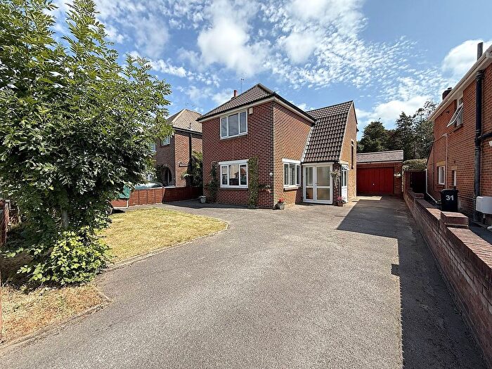 3 Bedroom Detached House For Sale In Milestone Road, Oakdale, Poole, BH15