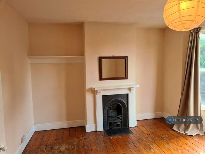 2 Bedroom Terraced House To Rent In Whitehall Road, Bristol, BS5