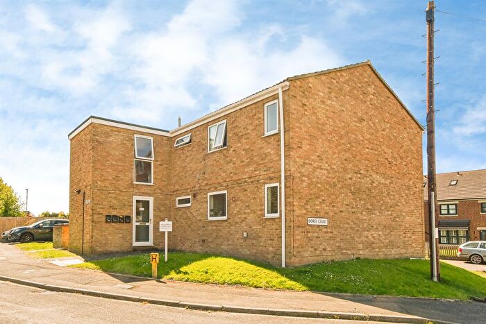 2 Bedroom Flat For Sale In Dores Court, Swindon, SN2