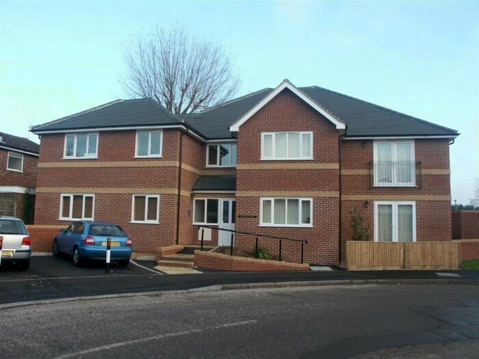 1 Bedroom Flat To Rent In Cavendish Road, Emmer Green, Reading RG4