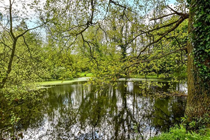 1 Bedroom Apartment For Sale In Highfield Lane, Tyttenhanger, Hertfordshire, St. Albans, AL4