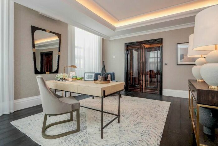 3 Bedroom Flat To Rent In Whitehall Place, London, SW1A