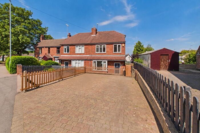 3 Bedroom Semi-Detached House For Sale In Mill Hill Lane, Burton-On-Trent, DE15