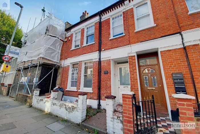 2 Bedroom Flat To Rent In Gilbey Road, Tooting Broadway, SW17