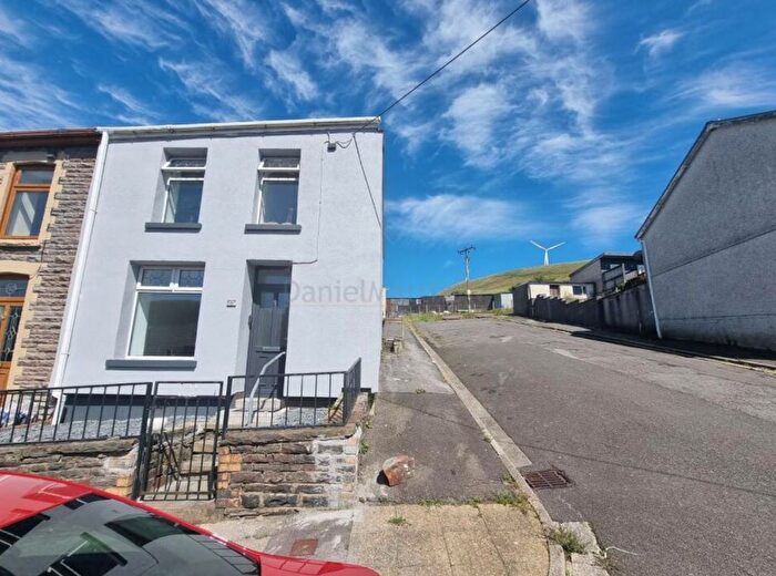 3 Bedroom End Of Terrace House For Sale In John Street, Nantymoel, Bridgend, CF32