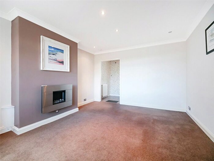2 Bedroom Semi-Detached House For Sale In Birkhill Avenue, Bishopbriggs, Glasgow, East Dunbartonshire, G64