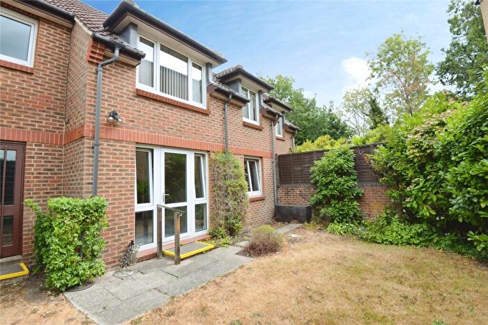 1 Bedroom Apartment For Sale In Winterbourne Court, Bracknell, RG12