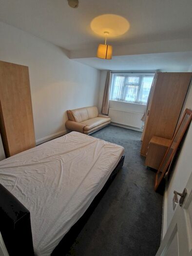 1 Bedroom Flat To Rent In Tudor Gardens, Harrow, HA3