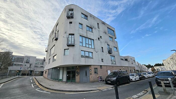 2 Bedroom Flat To Rent In Pickering Road, Barking, Essex, IG11