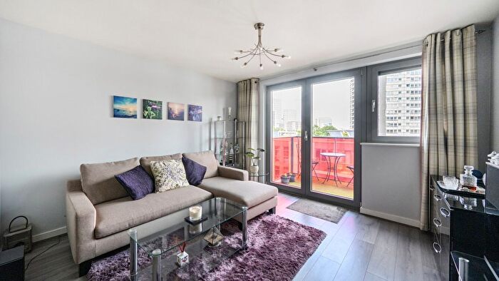 1 Bedroom Flat For Sale In Azura Court, Warton Road, Stratford, E15