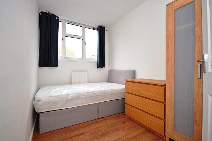 3 Bedroom Flat To Rent In Chipka Street, Isle Of Dogs, E14