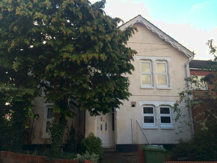 4 Bedroom House To Rent In Livingstone Road, SO14