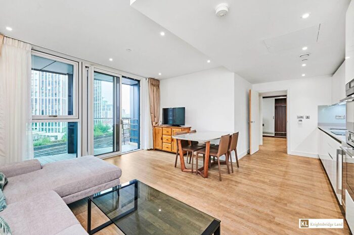 2 Bedroom Flat To Rent In Gladwin Tower, Wandsworth Road, London, SW8