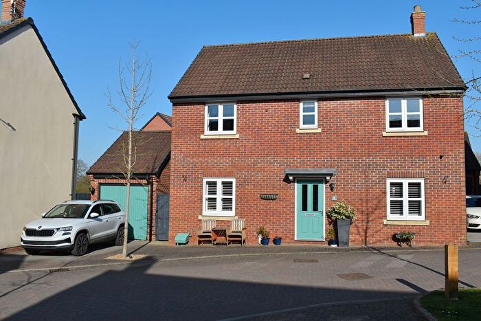 4 Bedroom Detached House For Sale In Ivy Bank, Witham St Hughs, LN6