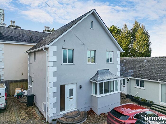 3 Bedroom Detached House For Sale In Highwood Close, Courtenay Road, Newton Abbot, TQ12