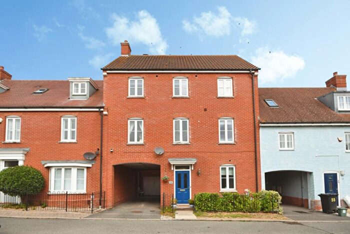 4 Bedroom Town House For Sale In Eastwood Park, Great Baddow, Chelmsford, Essex, CM2