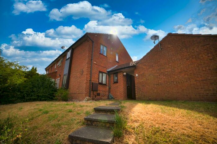 2 Bedroom Terraced House To Rent In Lundholme, Heelands, MK13