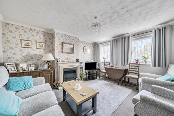 2 Bedroom Apartment For Sale In The Grove, Dorchester, DT1