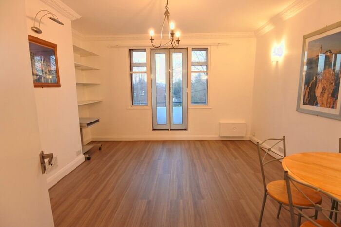 2 Bedroom Flat To Rent In Blackbird Hill, Neasden NW9