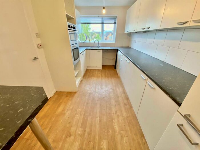 3 Bedroom Apartment To Rent In Barton Le Clay, MK45