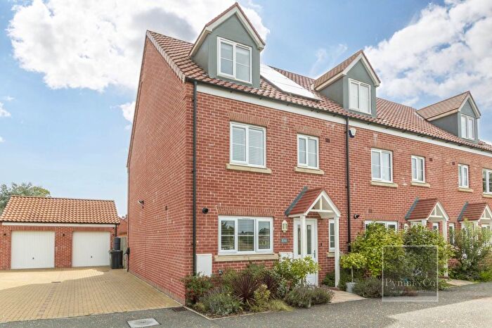 4 Bedroom End Of Terrace House For Sale In Blake Close, Hethersett, NR9