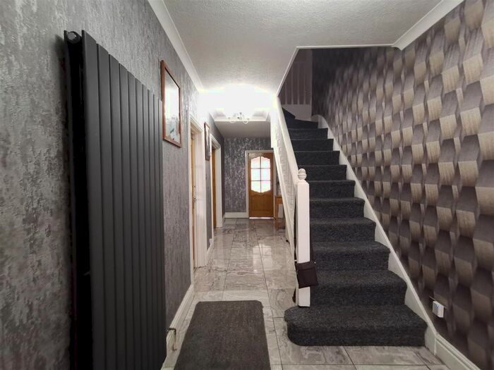 7 Bedroom Semi-Detached House To Rent In Walsall Road, Perry Barr, Birmingham, B42