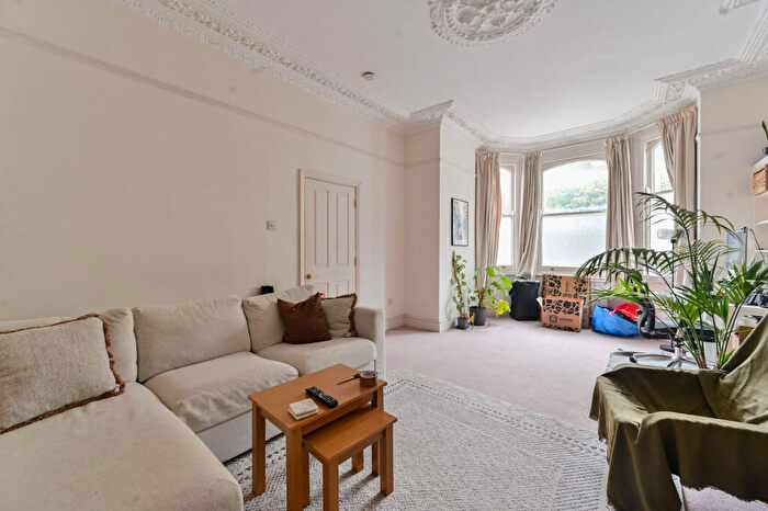 1 Bedroom Flat To Rent In Lavender Gardens, Battersea, London, SW11