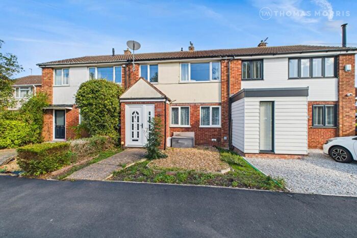 3 Bedroom Terraced House For Sale In Burstellars, St. Ives, Cambridgeshire, PE27