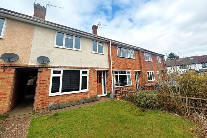 3 Bedroom Terraced House To Rent In West End, Woking, GU24