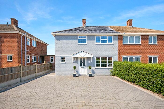 3 Bedroom Semi Detached House For Sale In Marston Lane, Bedworth, Warwickshire, CV12