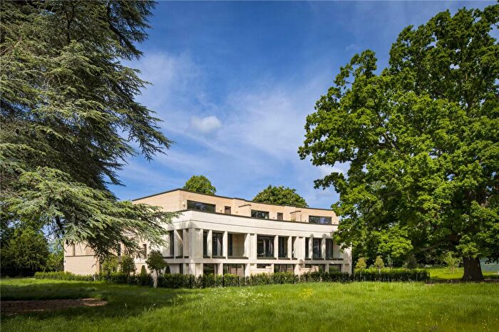 5 Bedroom House For Sale In The Crescent, Elms Road, Thame, Oxfordshire, OX9