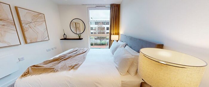 1 Bedroom Flat To Rent In Dumballs Road, Cardiff, CF10