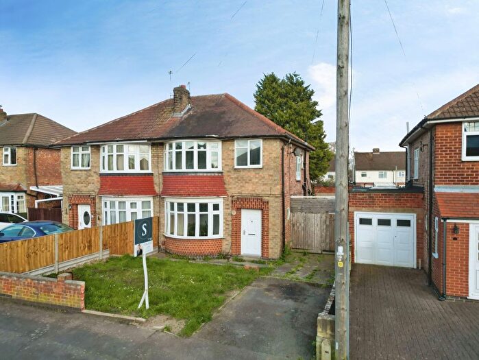 3 Bedroom Semi Detached House For Sale In Acacia Avenue, Birstall, LE4