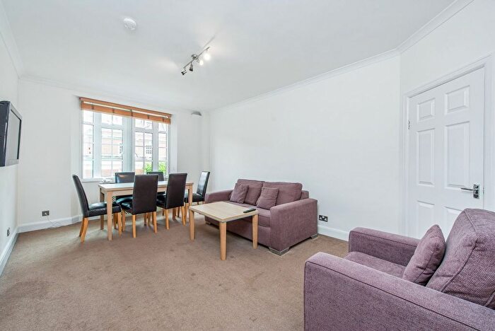 2 Bedroom Flat To Rent In Upper Woburn Place, Bloomsbury, London, WC1H