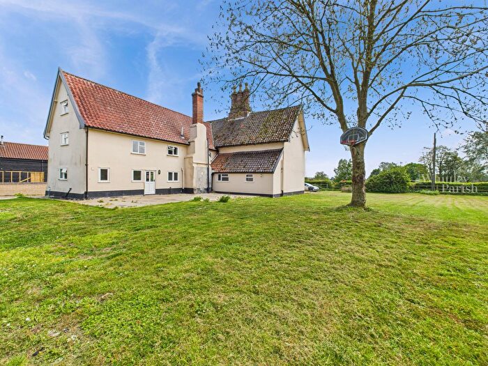 5 Bedroom Farmhouse To Rent In Manor House Farm, Burston, IP22
