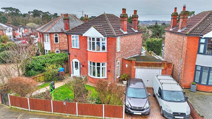 3 Bedroom Detached House For Sale In Dales View Road, Ipswich, IP1