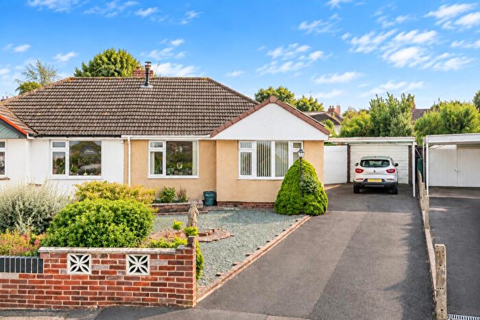 2 Bedroom Bungalow For Sale In Parkwood Crescent, Hucclecote, Gloucester, Gloucestershire, GL3