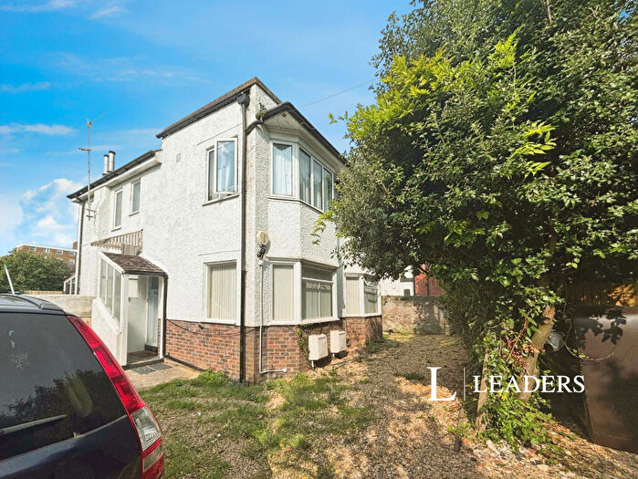 2 Bedroom Flat To Rent In Downview Road, Worthing, BN11