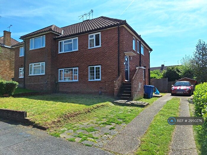2 Bedroom Maisonette To Rent In Brunel Road, Maidenhead, SL6