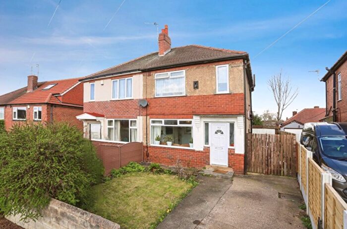 3 Bedroom Semi-Detached House To Rent In Sandway, Leeds, LS15
