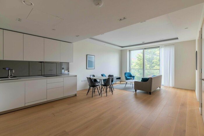 2 Bedroom Flat To Rent In Lillie Square, Fulham, SW6