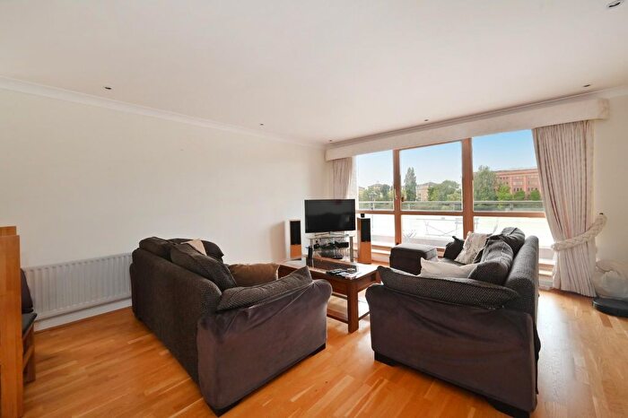 3 Bedroom Flat To Rent In River Views - King Henry's Reach, Manbre Road, W6