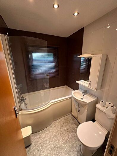 3 Bedroom Flat To Rent In High Street, Leamington Spa, CV31