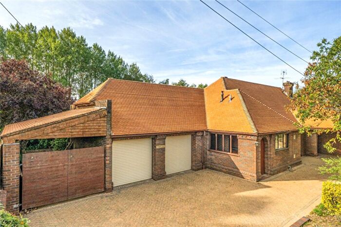 4 Bedroom Bungalow For Sale In Gipsy Lane, Wokingham, Berkshire, RG40