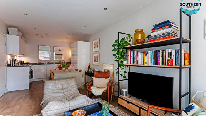 1 Bedroom Flat For Sale In Nicholson Square, E3